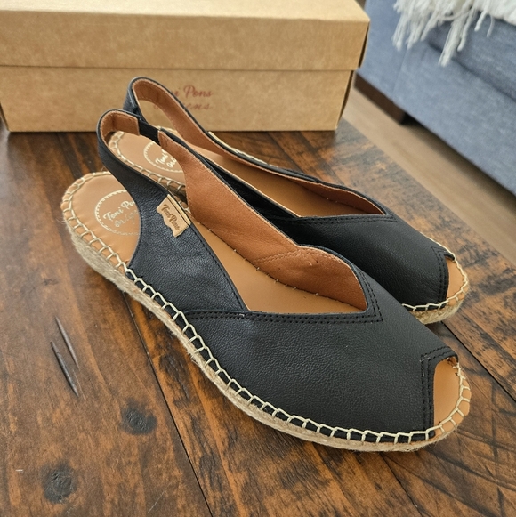 Toni Pons Shoes - Toni Pons Bernia Women's wedge espadrilles in leather. Color: Black. Size US 6.5